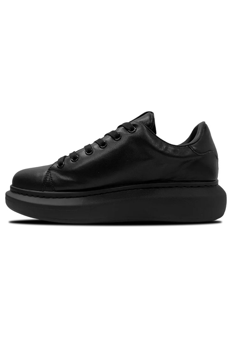Baston Triple Black Sneaker